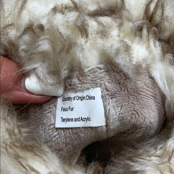 BCBG Faux Fur boots - Picture 5 of 5